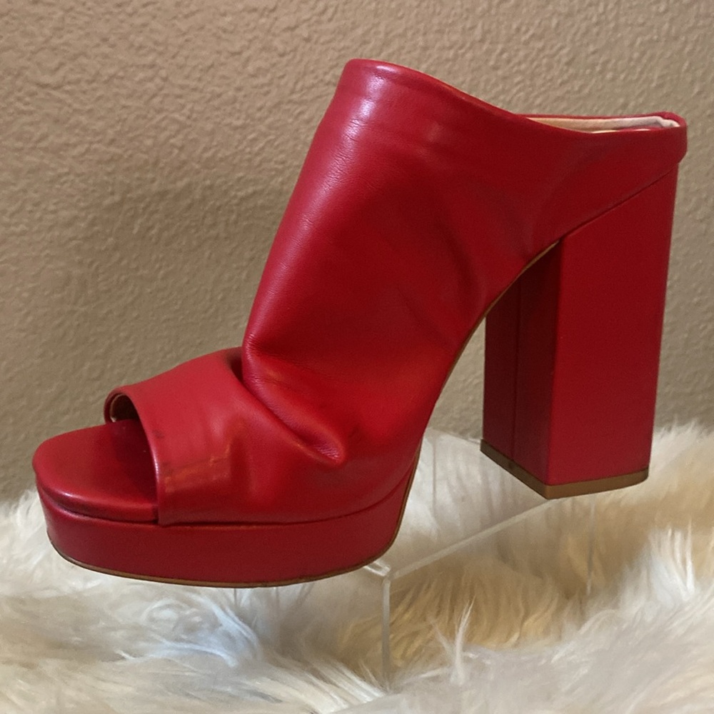 ❣️❣️RED SCRUNCHY MADDEN GIRL CHUNKY HEEL MULES❣️❣️